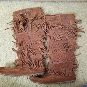 Womens minnetonka moccasin boots